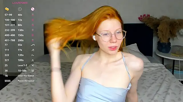 Esme Runn online show from 22, 10, 2025