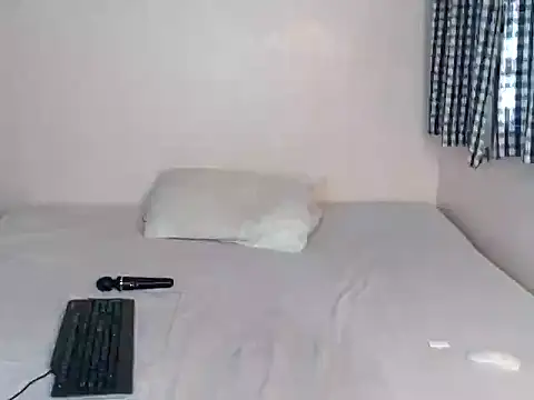 Snapshot of Crystal_x_ebony chatting on 25, 10, 2025 Crystal x ebony online show from 25, 10, 2025