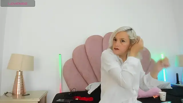 CarolinaGlamour online show from 21, 4, 2026