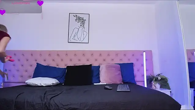 CarolinaGlamour online show from 2, 12, 2025