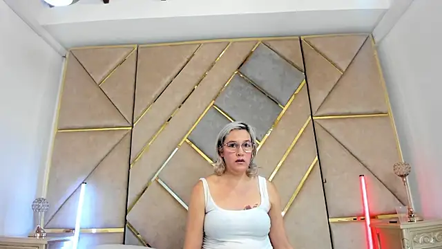 CarolinaGlamour online show from 31, 5, 2026