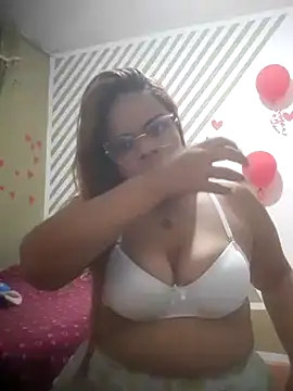 Snapshot of Evabigass chatting on 15, 2, 2025 Evabigass online show from 15, 2, 2025