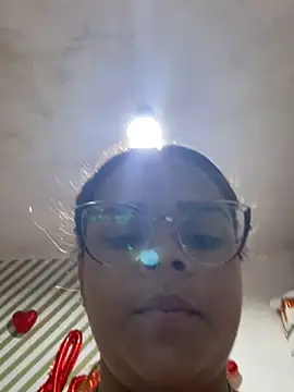 Snapshot of Evabigass chatting on 28, 11, 2025 Evabigass online show from 28, 11, 2025