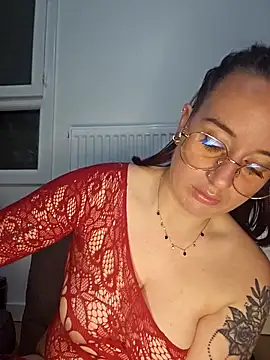 lindsay 33off online show from 5, 4, 2026