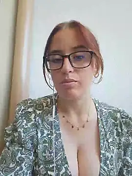 lindsay 33off online show from 17, 6, 2026