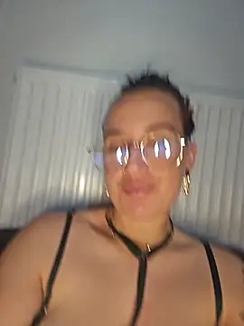 lindsay 33off online show from 3, 4, 2026