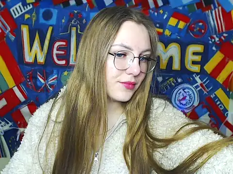 Snapshot of _AlMamiyy_ chatting on 8, 10, 2025 AlMamiyy online show from 8, 10, 2025