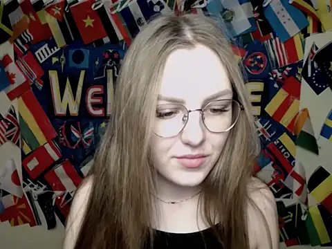 Snapshot of _AlMamiyy_ chatting on 17, 11, 2025 AlMamiyy online show from 17, 11, 2025