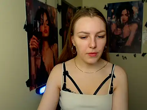 Snapshot of _AlMamiyy_ chatting on 19, 11, 2025 AlMamiyy online show from 19, 11, 2025