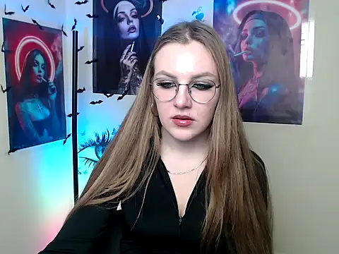 Snapshot of _AlMamiyy_ chatting on 11, 10, 2025 AlMamiyy online show from 11, 10, 2025