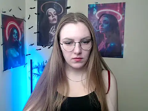 Snapshot of _AlMamiyy_ chatting on 16, 11, 2025 AlMamiyy online show from 16, 11, 2025