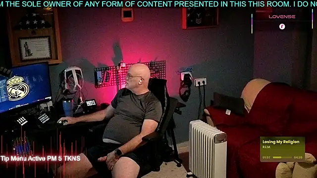 Snapshot of Pilot_Dave_69 chatting on 18, 11, 2025 Pilot Dave 69 online show from 18, 11, 2025