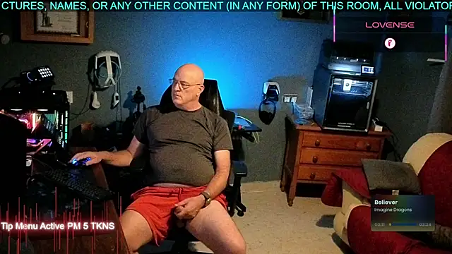 Snapshot of Pilot_Dave_69 chatting on 3, 10, 2025 Pilot Dave 69 online show from 3, 10, 2025