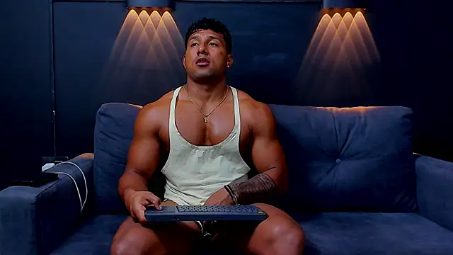 Snapshot of CallumMuscle chatting on 14, 2, 2025 CallumMuscle online show from 14, 2, 2025