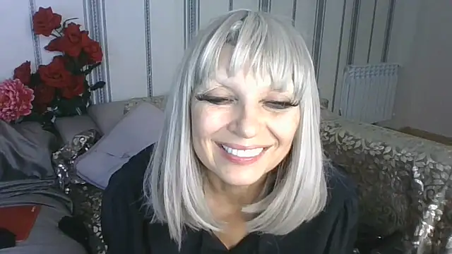Snapshot of Izabella_gold chatting on 27, 5, 2026 Izabella gold online show from 27, 5, 2026
