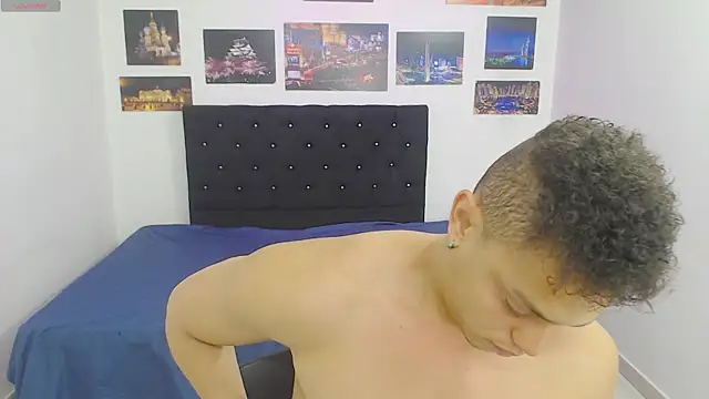 Booy Hott online show from 4, 12, 2024