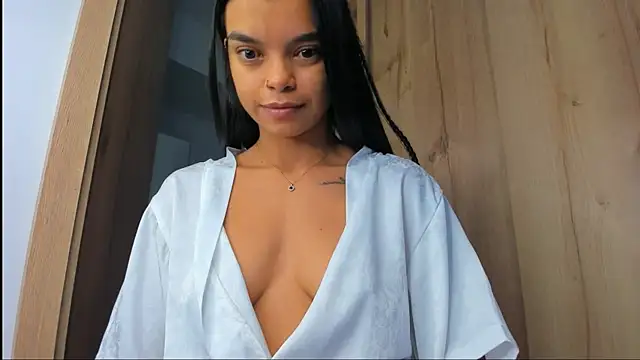 mia world  online show from 8, 11, 2025