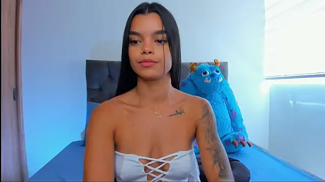 mia world  online show from 7, 11, 2025