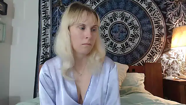 Cutikatxoxo online show from 15, 1, 2025