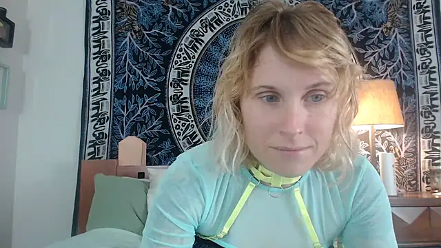 Cutikatxoxo online show from 14, 3, 2025