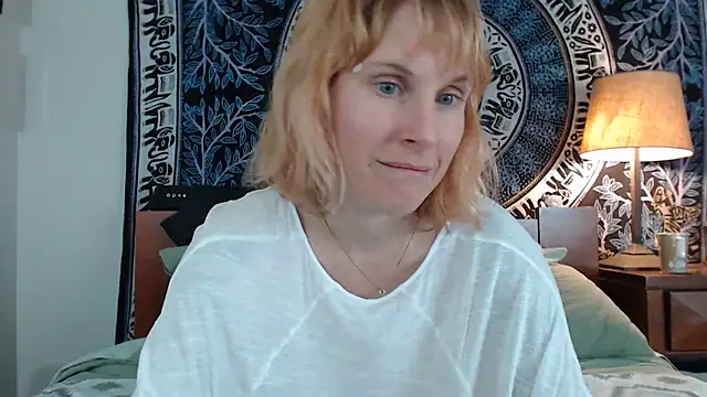 Cutikatxoxo online show from 18, 2, 2025