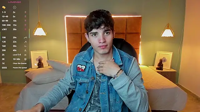 AlejooTwink online show from 7, 10, 2025