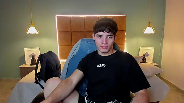 AlejooTwink online show from 8, 10, 2025