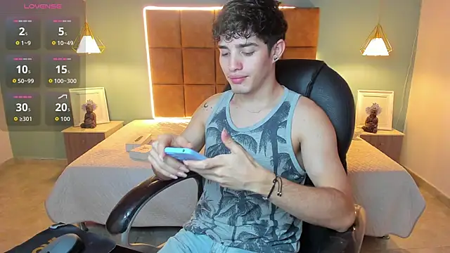 AlejooTwink online show from 11, 11, 2025