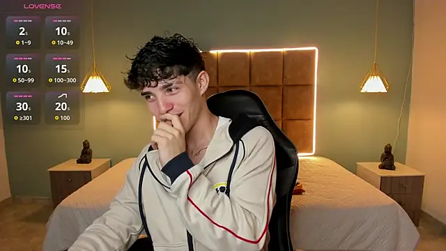 AlejooTwink online show from 6, 6, 2026