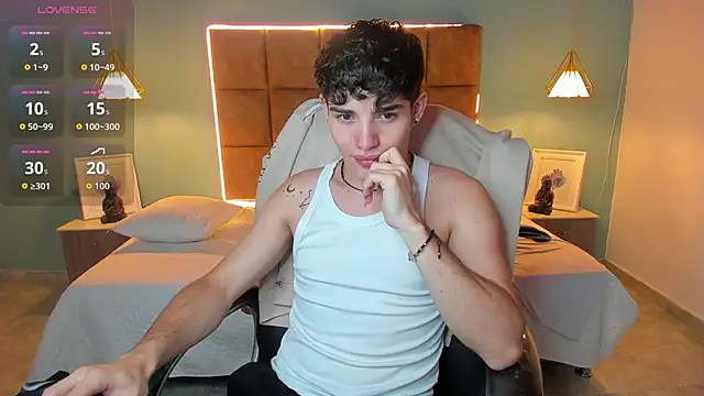 AlejooTwink online show from 30, 10, 2025