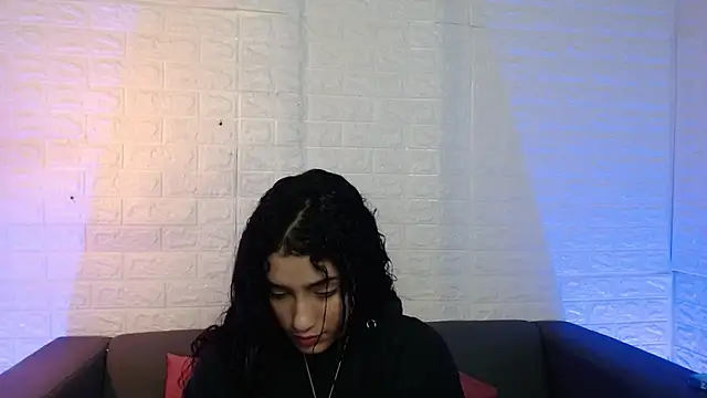 Layla 707 online show from 17, 2, 2025
