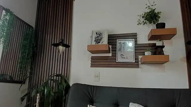 Layla 707 online show from 27, 2, 2026