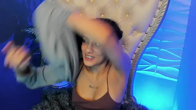 Layla 707 online show from 4, 11, 2025