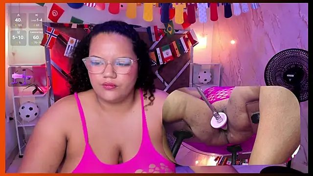 Snapshot of MhiaRey chatting on 2, 7, 2026 MhiaRey online show from 2, 7, 2026