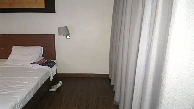 Reneta Rebekka Lopez online show from 8, 3, 2025