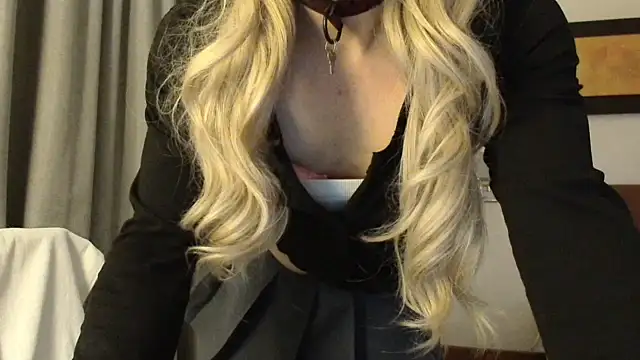 Reneta Rebekka Lopez online show from 1, 5, 2026