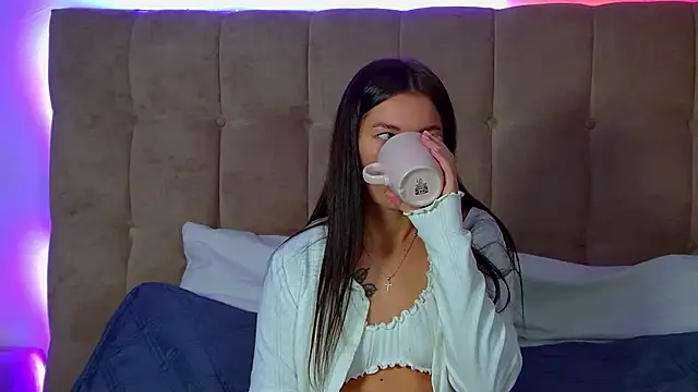 AlexandraBloom online show from 25, 9, 2025