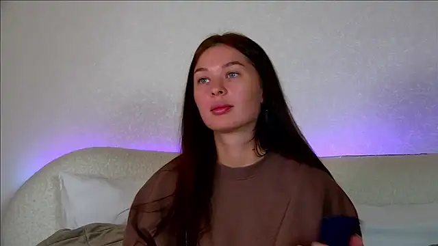 AlexandraBloom online show from 11, 10, 2025