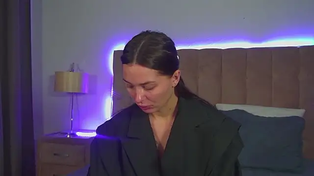 AlexandraBloom online show from 30, 11, 2025