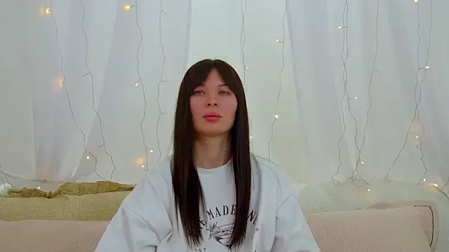 AlexandraBloom online show from 11, 2, 2026