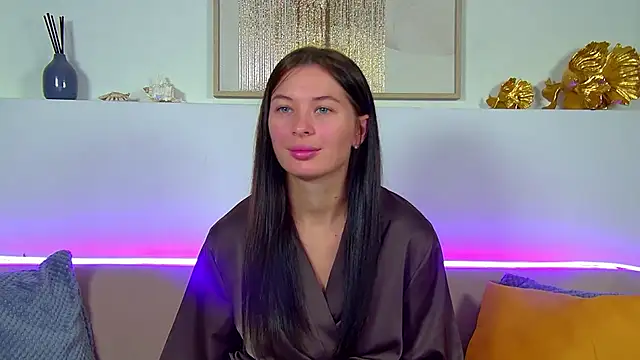 AlexandraBloom online show from 17, 9, 2025