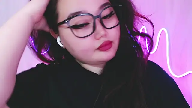 Snapshot of amina_moonlightt chatting on 8, 7, 2026 amina moonlightt online show from 8, 7, 2026