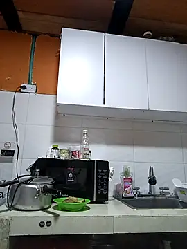 Megan jennerr online show from 19, 4, 2026