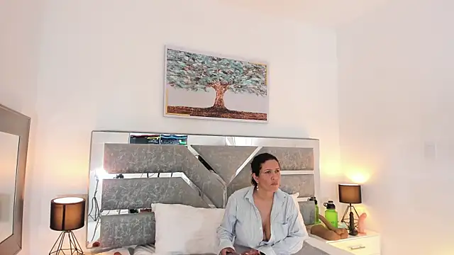 Slut Milf  online show from 16, 1, 2026