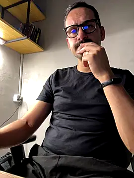 Snapshot of Superdad chatting on 14, 12, 2025 Superdad online show from 14, 12, 2025