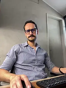 Snapshot of Superdad chatting on 6, 12, 2024 Superdad online show from 6, 12, 2024