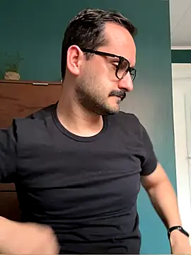 Snapshot of Superdad chatting on 7, 11, 2025 Superdad online show from 7, 11, 2025