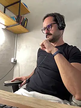 Snapshot of Superdad chatting on 19, 3, 2026 Superdad online show from 19, 3, 2026