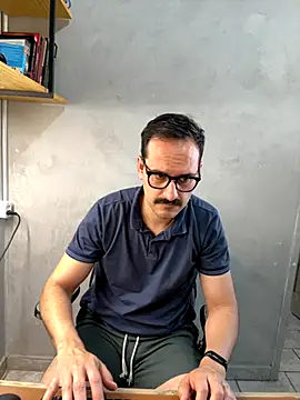 Snapshot of Superdad chatting on 6, 10, 2025 Superdad online show from 6, 10, 2025