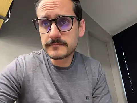 Snapshot of Superdad chatting on 8, 12, 2024 Superdad online show from 8, 12, 2024